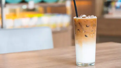 Es Kopi Susu Pandan: Minuman Segar dengan Rasa Aromatik