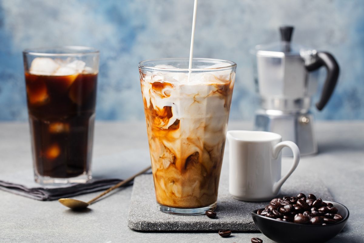 Mengenal Lezatnya Minuman Es Kopi Susu Gula Aren yang Segar