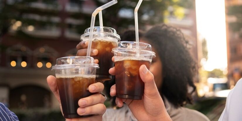 Menikmati Segarnya Iced Americano: Pilihan Kopi Dingin Favorit
