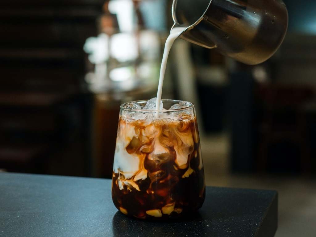 Menikmati Segarnya Iced Mocha: Minuman Dingin yang Lezat