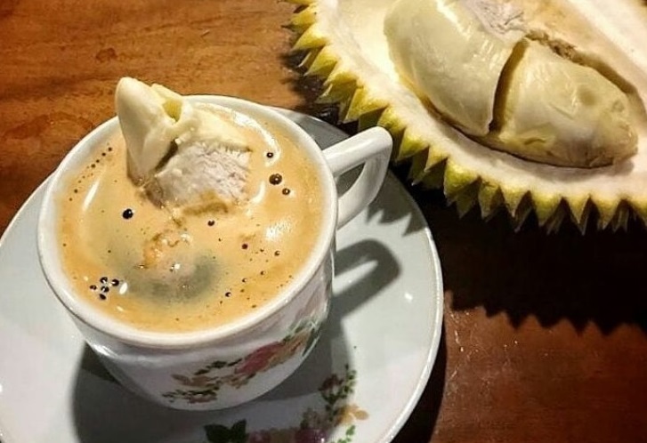 Menikmati Segarnya Minuman Es Kopi Durian yang Menggoda