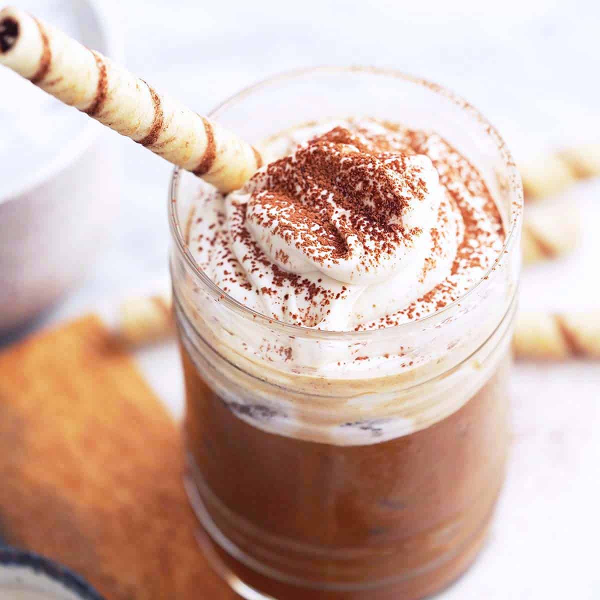 Menikmati Segarnya Minuman Iced Tiramisu Latte yang Lezat