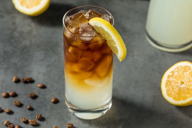 Menikmati Segarnya Minuman Kopi Susu Lemon yang Menggoda