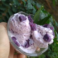Pop Ice Taro: Es Krim Lezat dengan Rasa Ungu yang Segar
