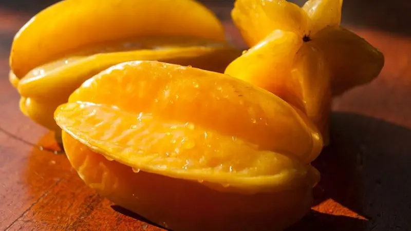 Segar dan Menyehatkan: Manfaat Minuman Jus Starfruit