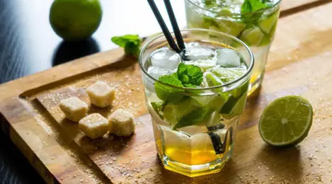 Mengenal Minuman Mojito Tea: Kombinasi Segar dan Menyegarkan