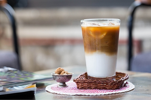 Mengenal Minuman Spanish Latte: Rasa Lezat dan Cara Penyajiannya
