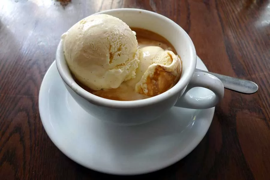 Menikmati Segarnya Minuman Affogato: Kombinasi Kopi dan Es Krim