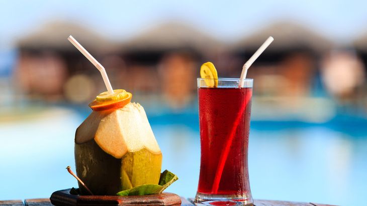 Menikmati Segarnya Minuman Es Teh Kelapa yang Menyegarkan