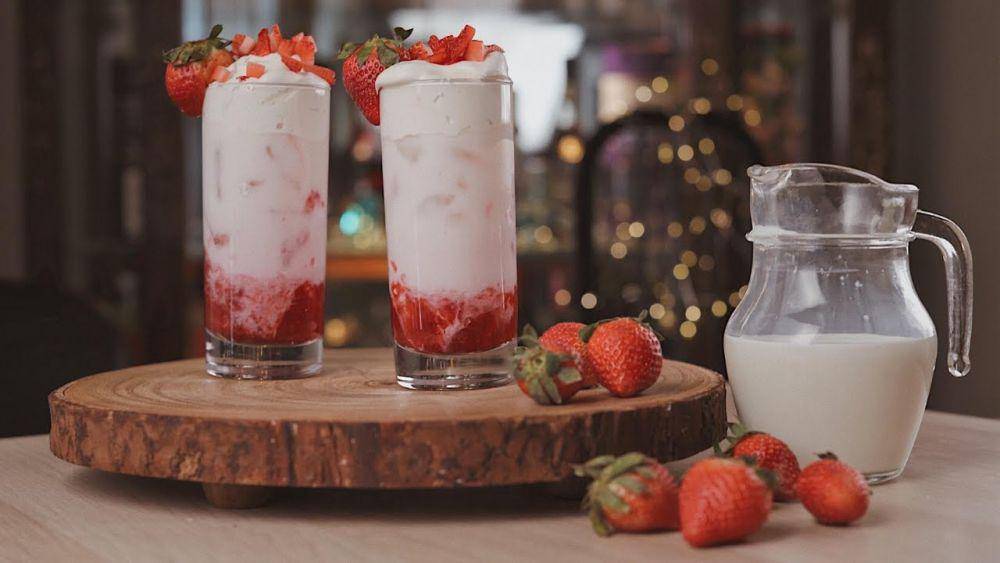 Menikmati Segarnya Minuman Kopi Susu Stroberi yang Lezat