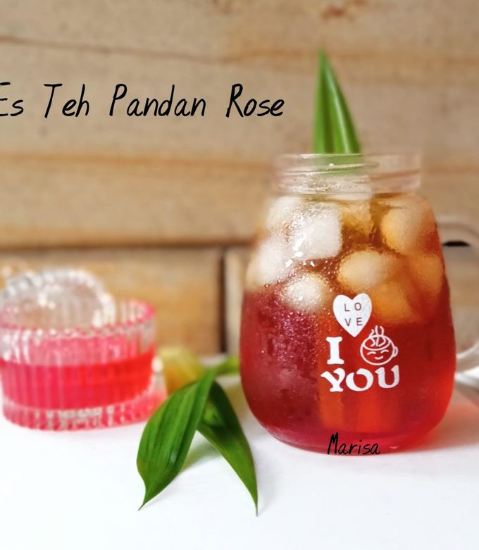 Segarnya Minuman Es Teh Pandan Rose yang Menyegarkan