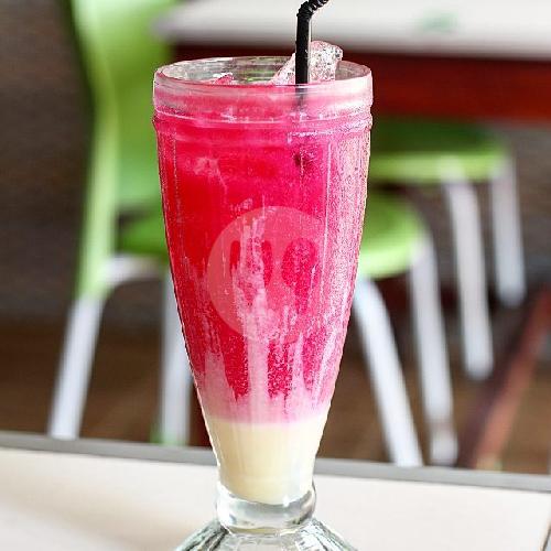 Menikmati Segarnya Minuman Es Soda Gembira yang Menggoda Selera