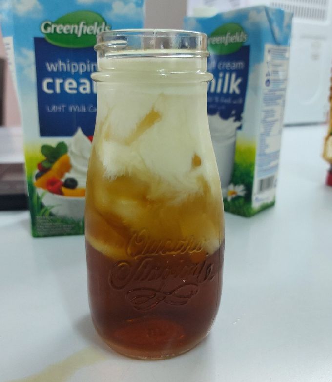 Menikmati Segarnya Minuman Es Teh Susu yang Lezat dan Menyegarkan