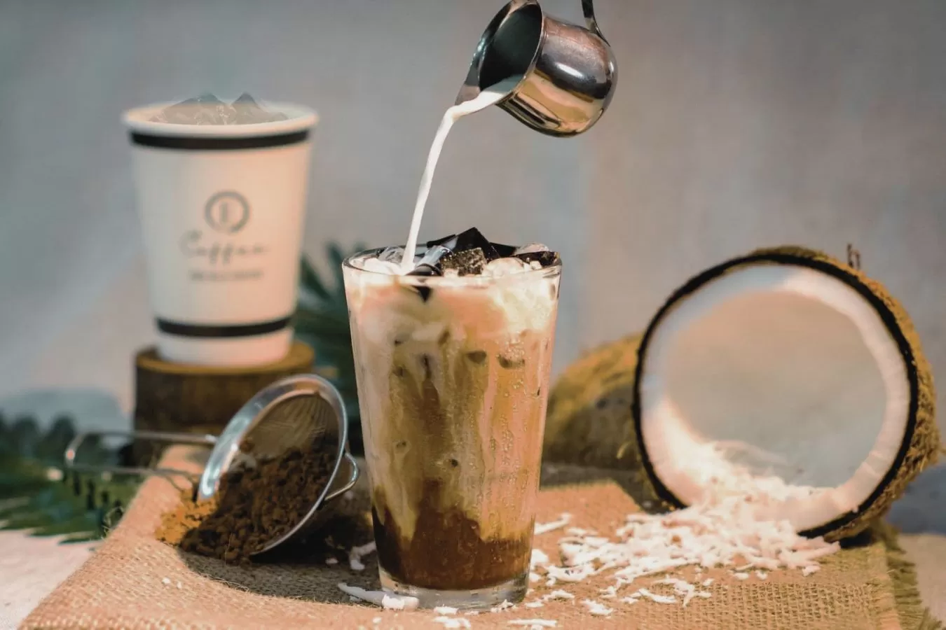 Minuman Cold Brew Coconut: Sensasi Segar dari Kombinasi Kopi dan Kelapa