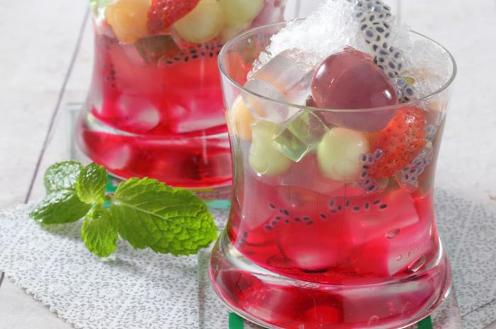 Minuman Es Jelly Frambozen: Segarnya Rasa Buah Raspberry