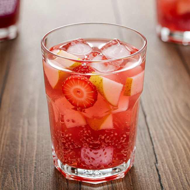 Segarnya Minuman Es Teh Buah Berry yang Menyegarkan