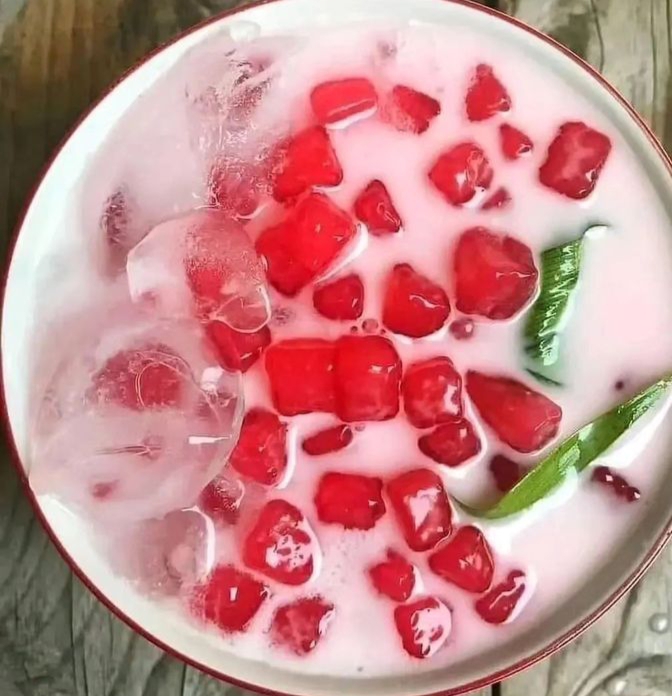 Minuman Es Delima Larasati: Segar dan Menyegarkan Rasa Delima
