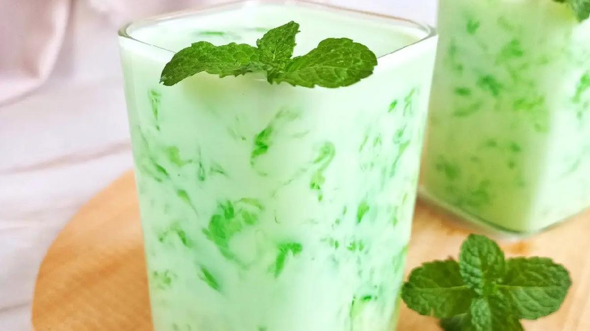 Minuman Es Lumut: Segarnya Es Tradisional Bertekstur Unik