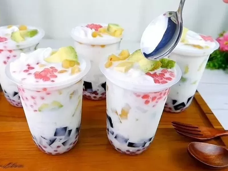 Minuman Es Teler Abang: Segarnya Favorit di Tengah Cuaca Panas